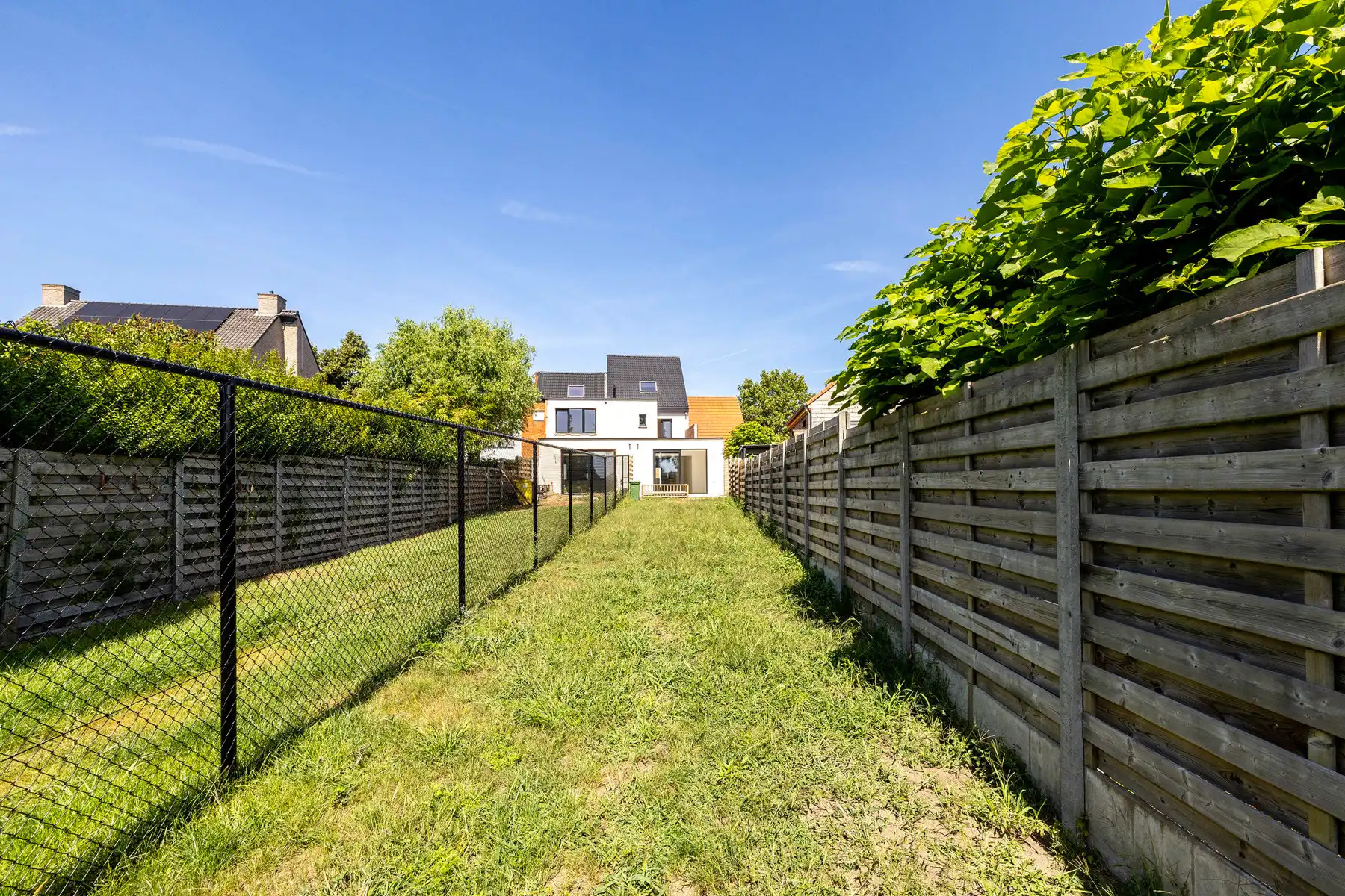 Gerenoveerde woning met 3 slaapkamers en tuin foto 21