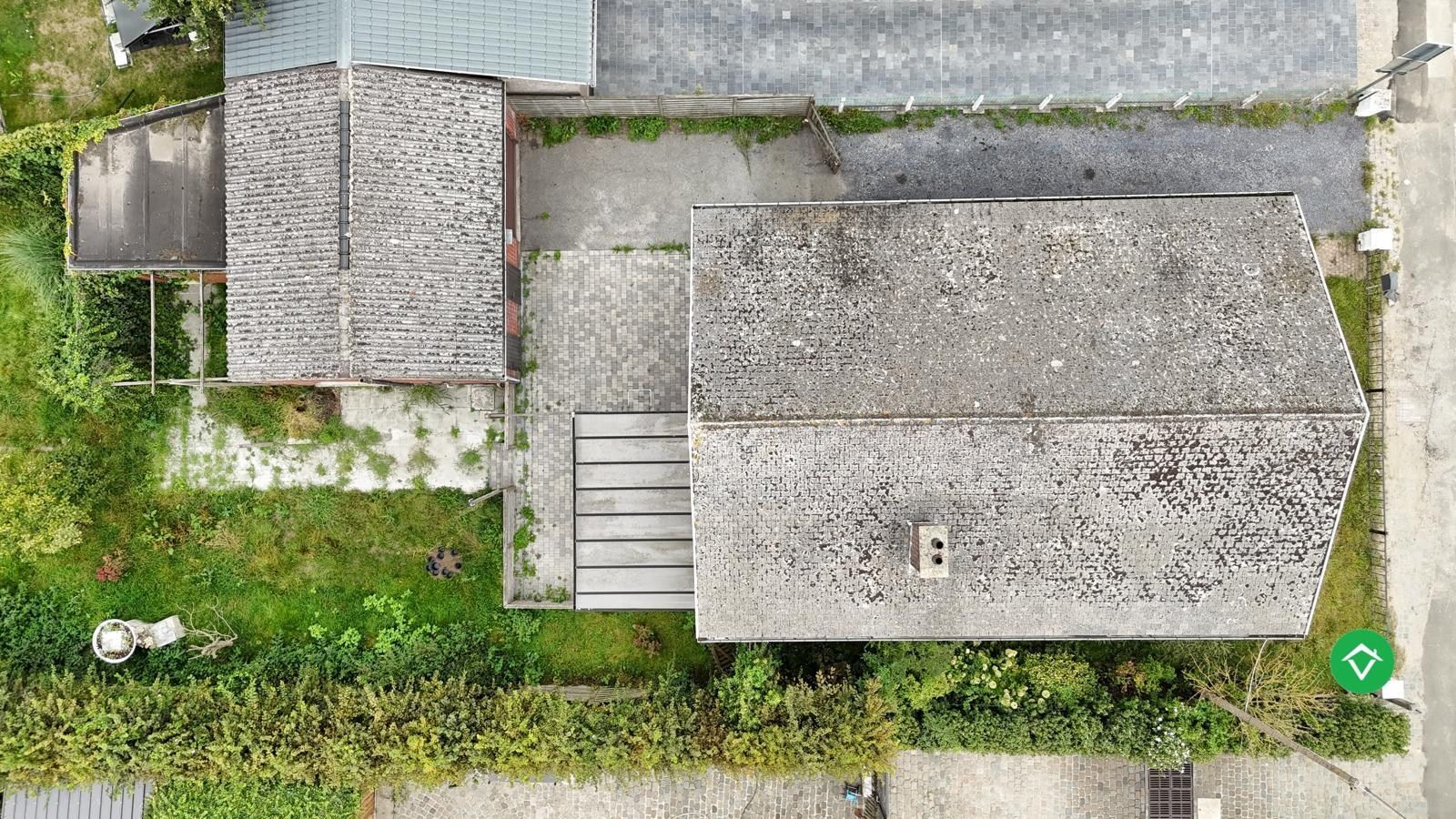 Alleenstaande woning met bakstenen garage en ruime tuin in Ichtegem foto 10