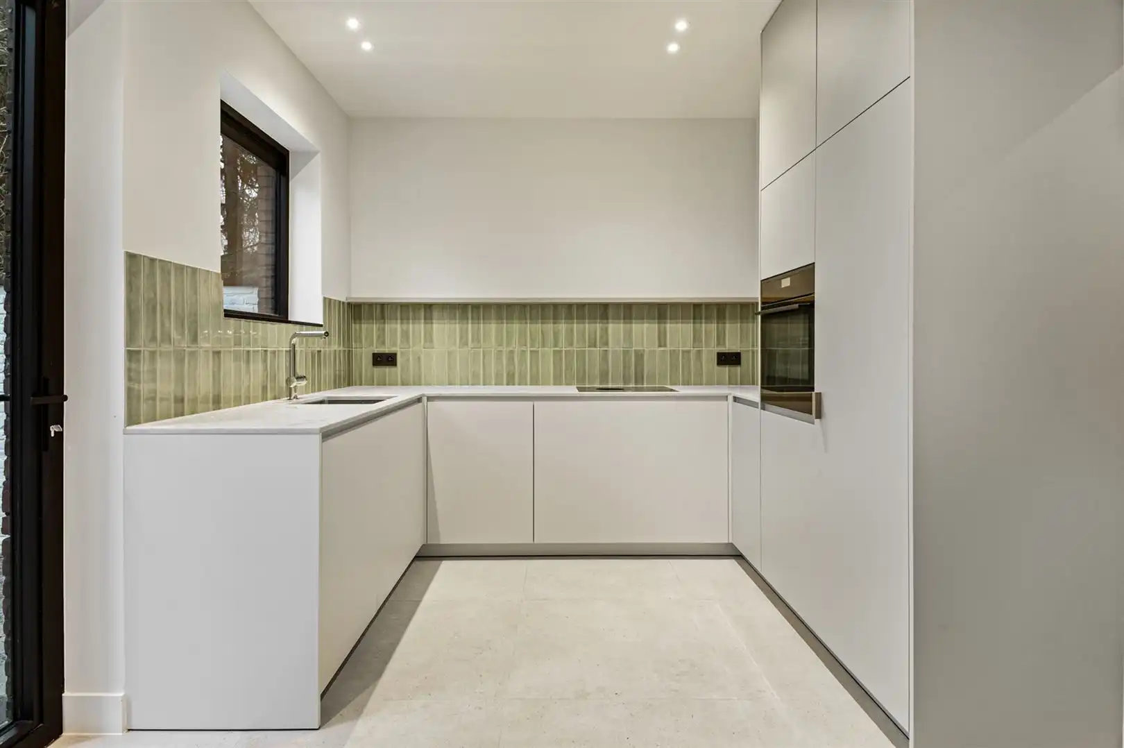 Totaal gerenoveerde woning met 4 à 5 slaapkamers in Ekerse dorpskern. foto 15