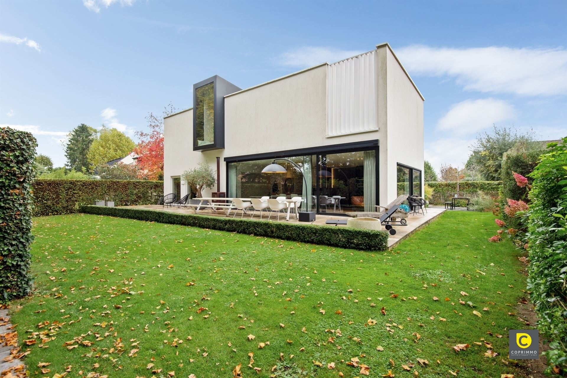 Villa: 6 slk , 4 badk. op 796 m² Z-w perceel  foto {{pictureIndex}}