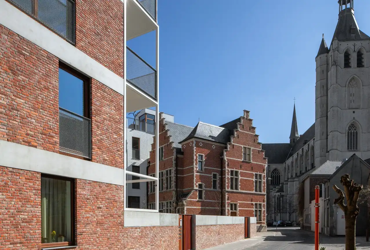 LAATSTE NIEUWBOUW COMMERCIËLE UNITS IN HET HIPPE PORTIER 51 foto 17
