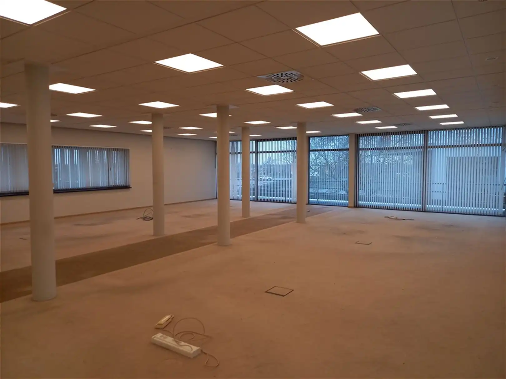 Recent gerenoveerd kantoorgebouw langs E17 vanaf 156m² tot 181m² foto 9