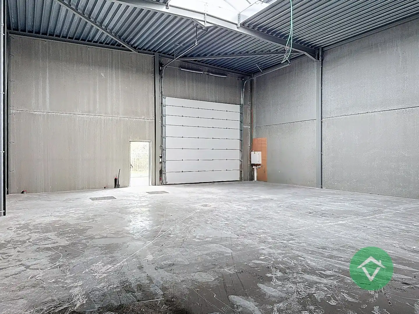 Nieuwbouw loods KMO-UNIT te koop – 192 m² met 2 parkeerplaatsen inbegrepen op de industriezone te Aartrijke foto 6