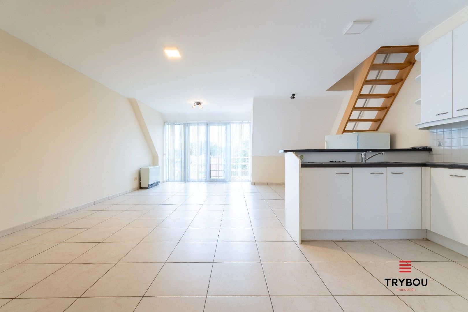 Duplex-appartement met 2 slaapkamers op de Markt van Houthulst  foto 4