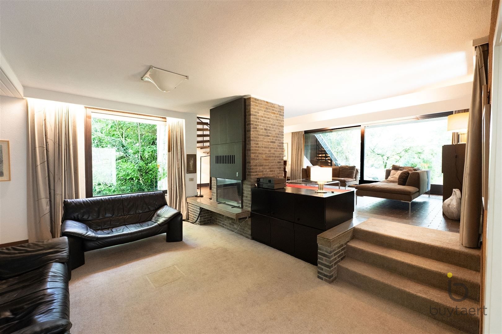 RUIMTE, LICHT ÉN KARAKTER: TE RENOVEREN 70’S VILLA MIDDEN IN HET GROEN! foto 6