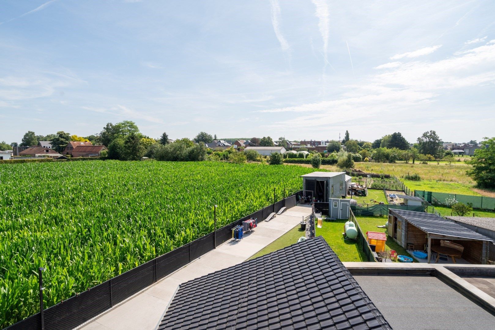 Instapklare woning op 834 m² met 2 slaapkamers gelegen in groene omgeving foto 1