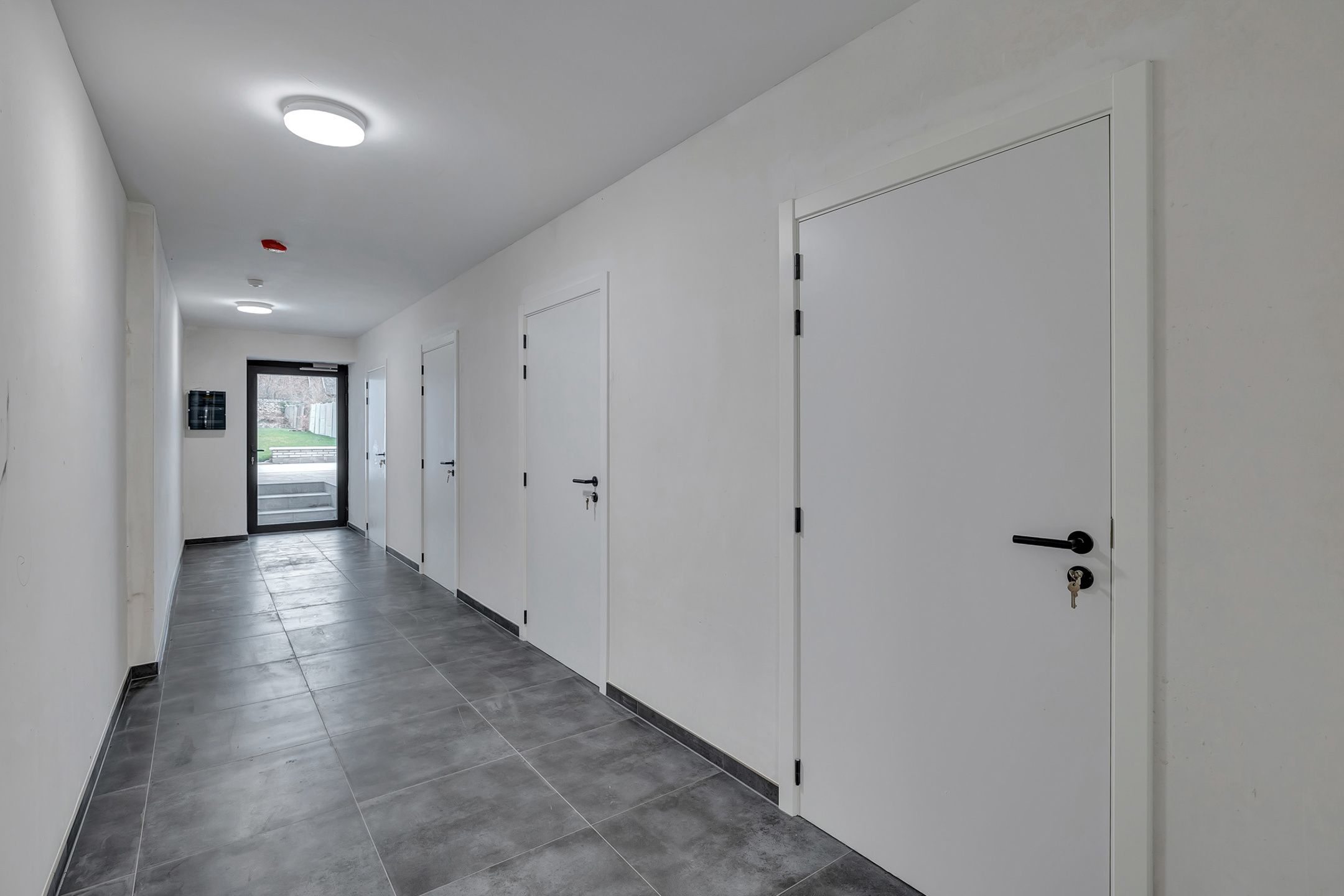 Handelsgelijkvloers in het centrum van Ninove foto 12