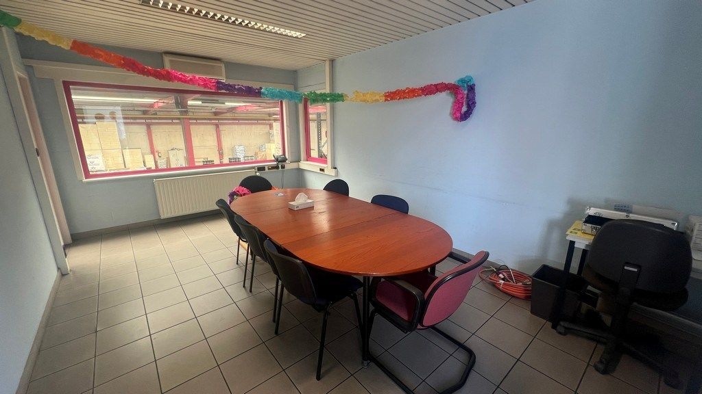 Bedrijfsgebouw met rolbrug te huur nabij centrum van Gent foto 14