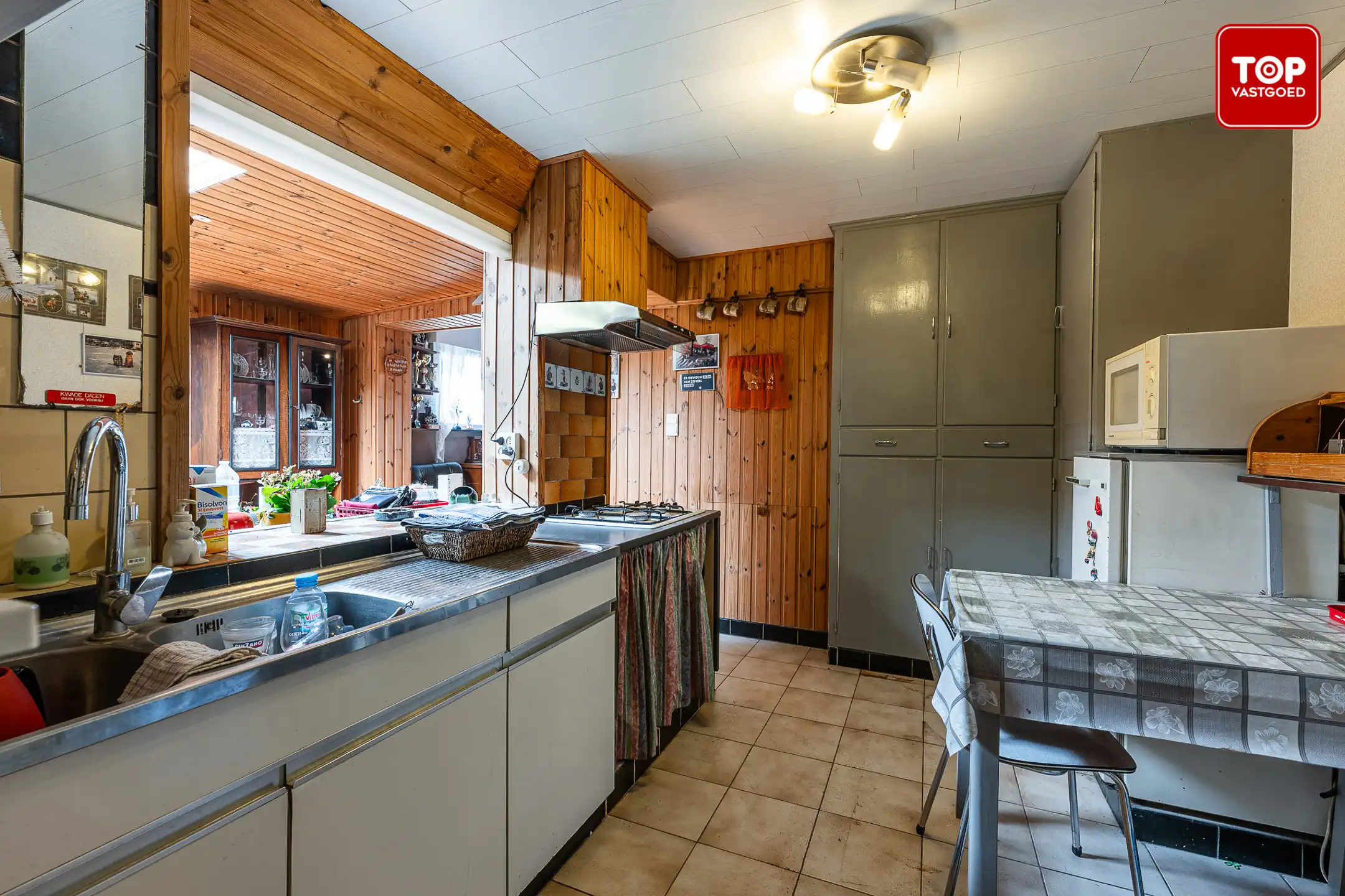 Te renoveren woning met prachtige, zonnige tuin foto 8