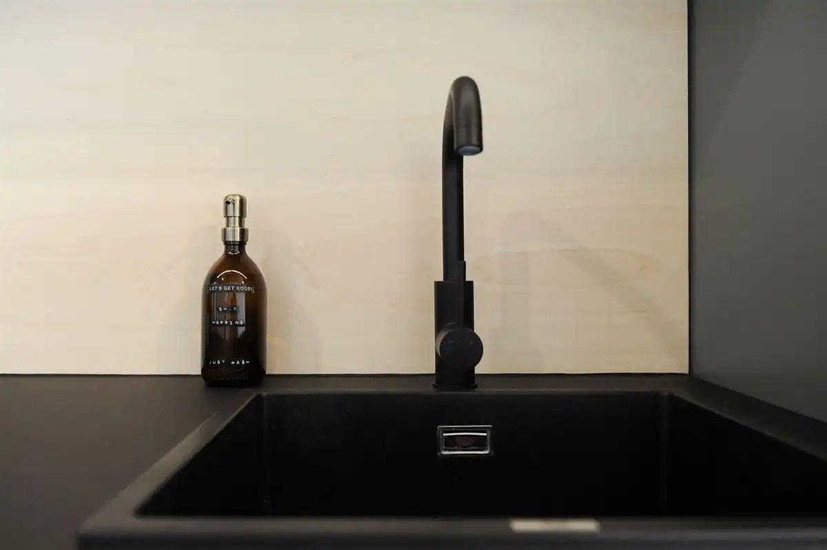 Top gerenoveerd gelijkvloersappartement foto 4