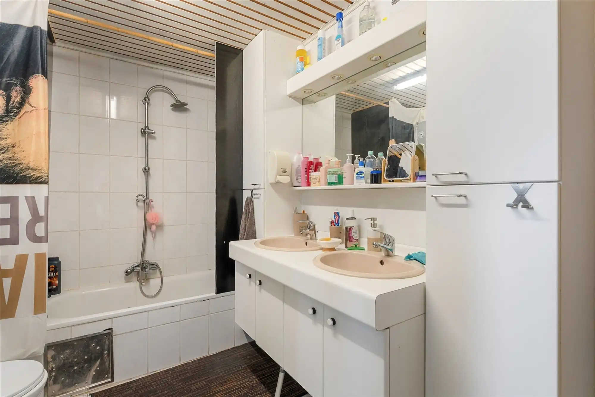 TE RENOVEREN WONING MET BOVENLIGGEND APPARTEMENT GELEGEN TE HEPPEN foto 9