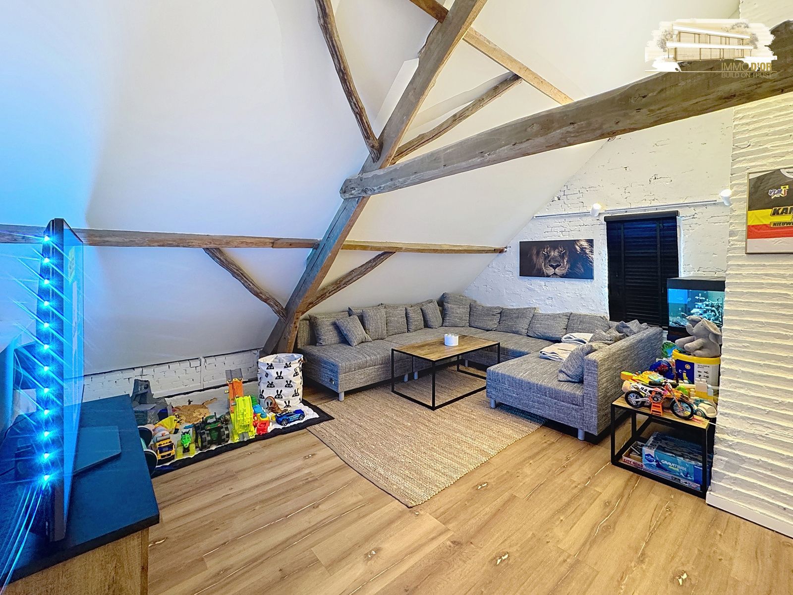 Prachtig gerenoveerd pand: handelspand + duplex + studio!  foto 4