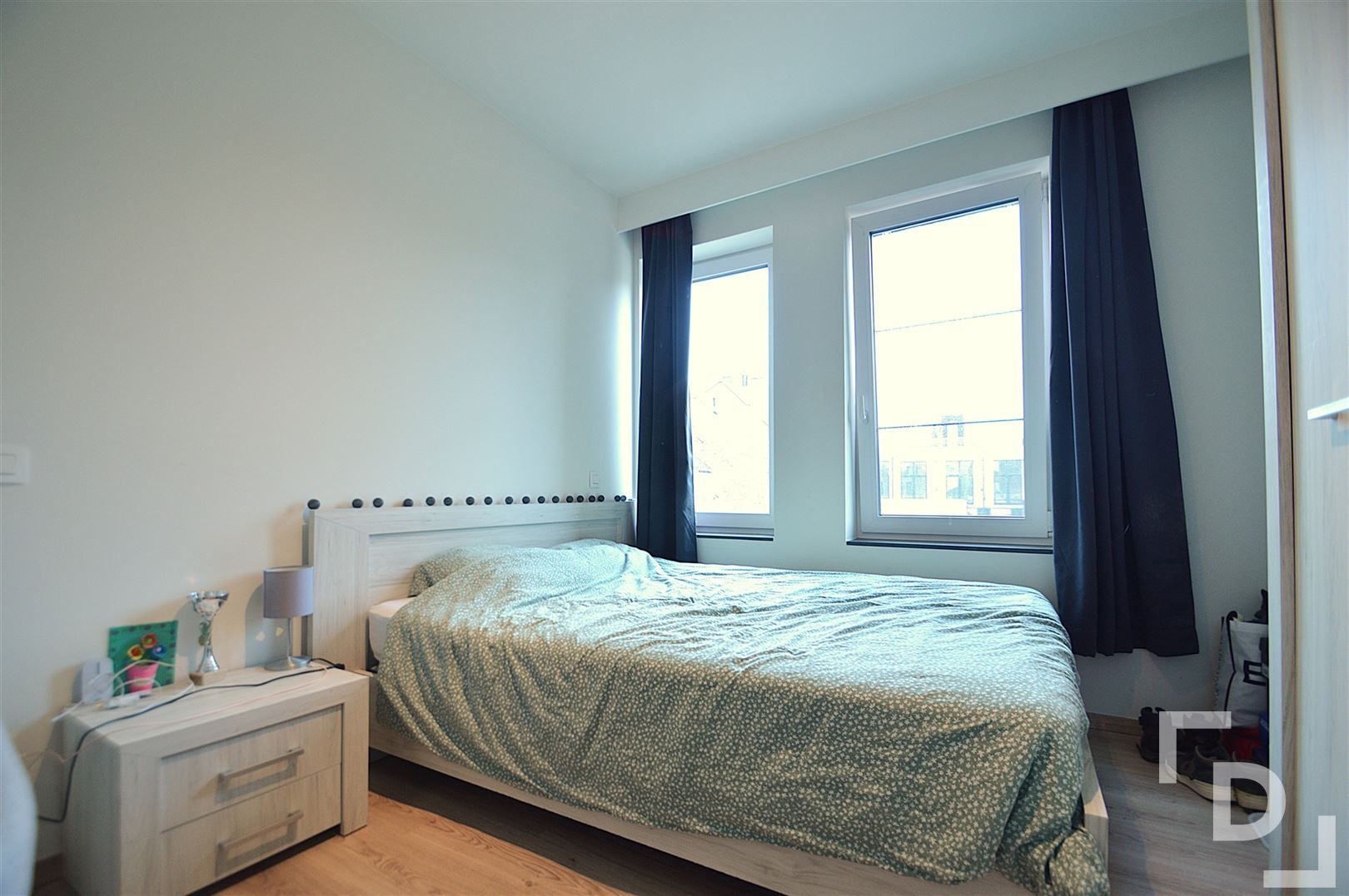 Recent gebouwd appartement met staanplaats te huur in centrum Ieper. foto 8