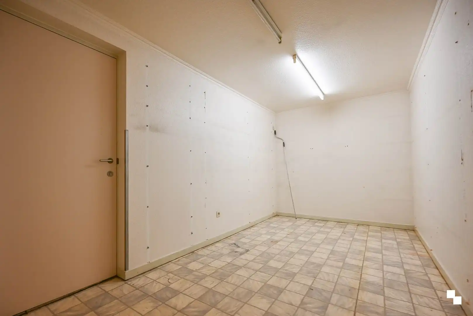 Commerciële ruimte van 114 m² met garagebox in centrum Izegem foto 13