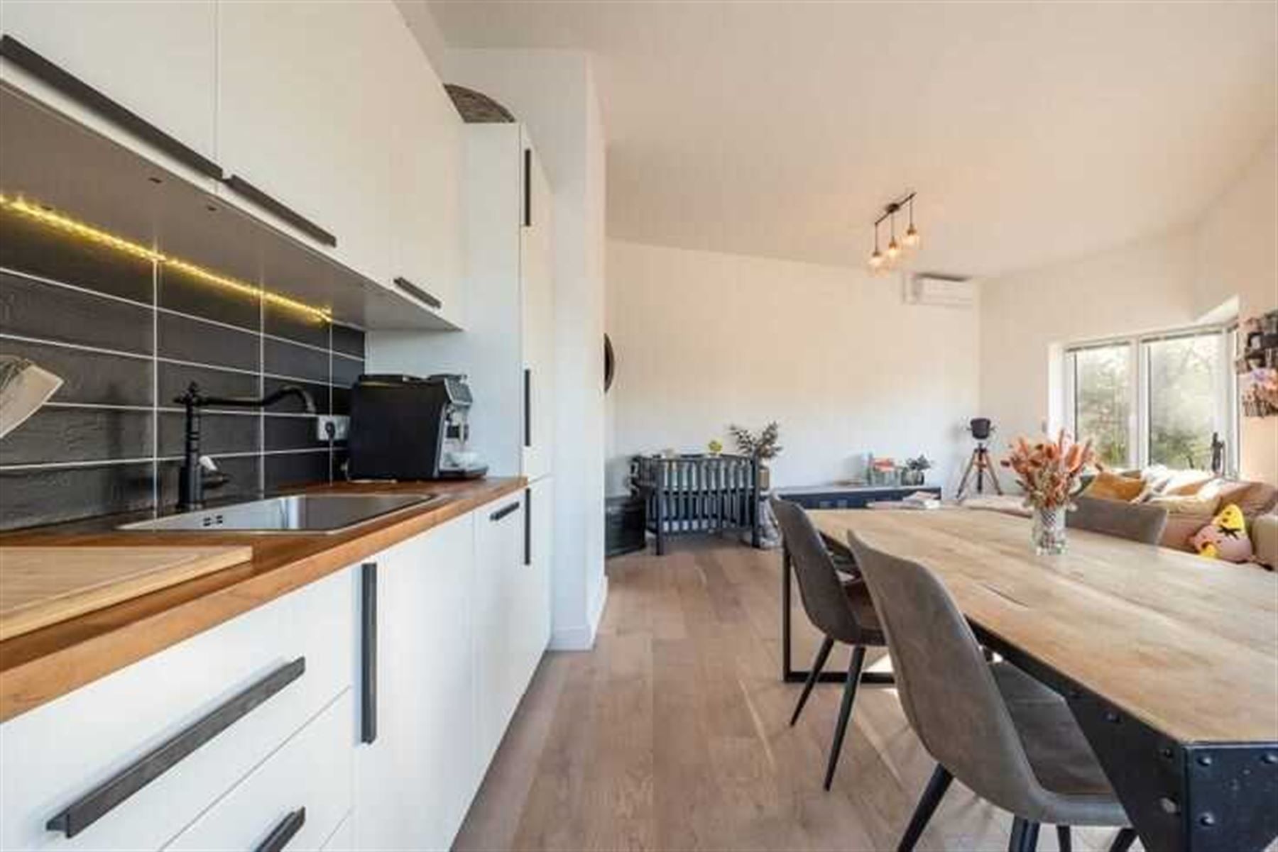 Appartement in tiptop staat in groene omgeving! foto 5