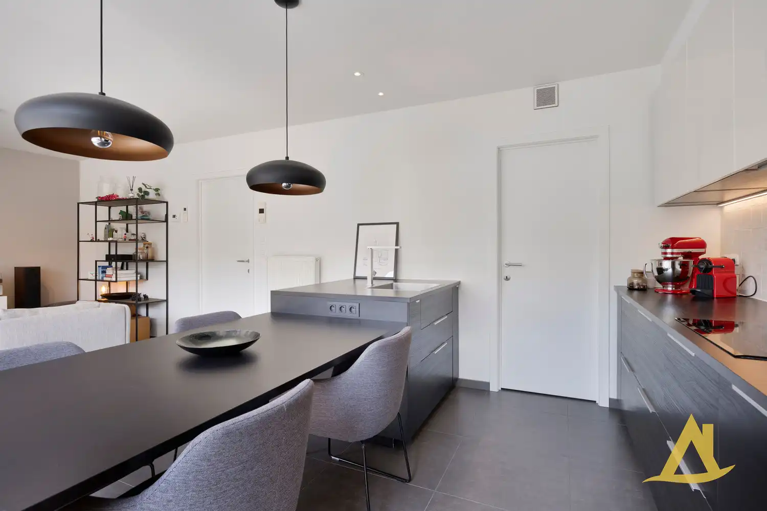 ENERGIEZUINIG APPARTEMENT MET AUTOSTAANPLAATS TE DIEST! foto 10