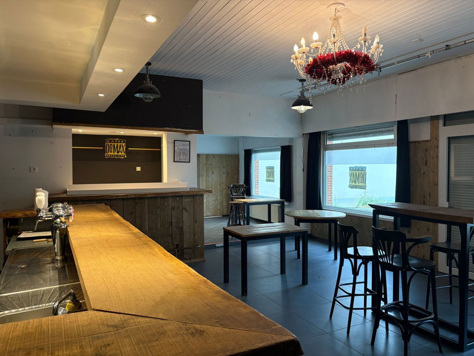 Café vrij van brouwer te huur in het centrum van Bevel foto 6