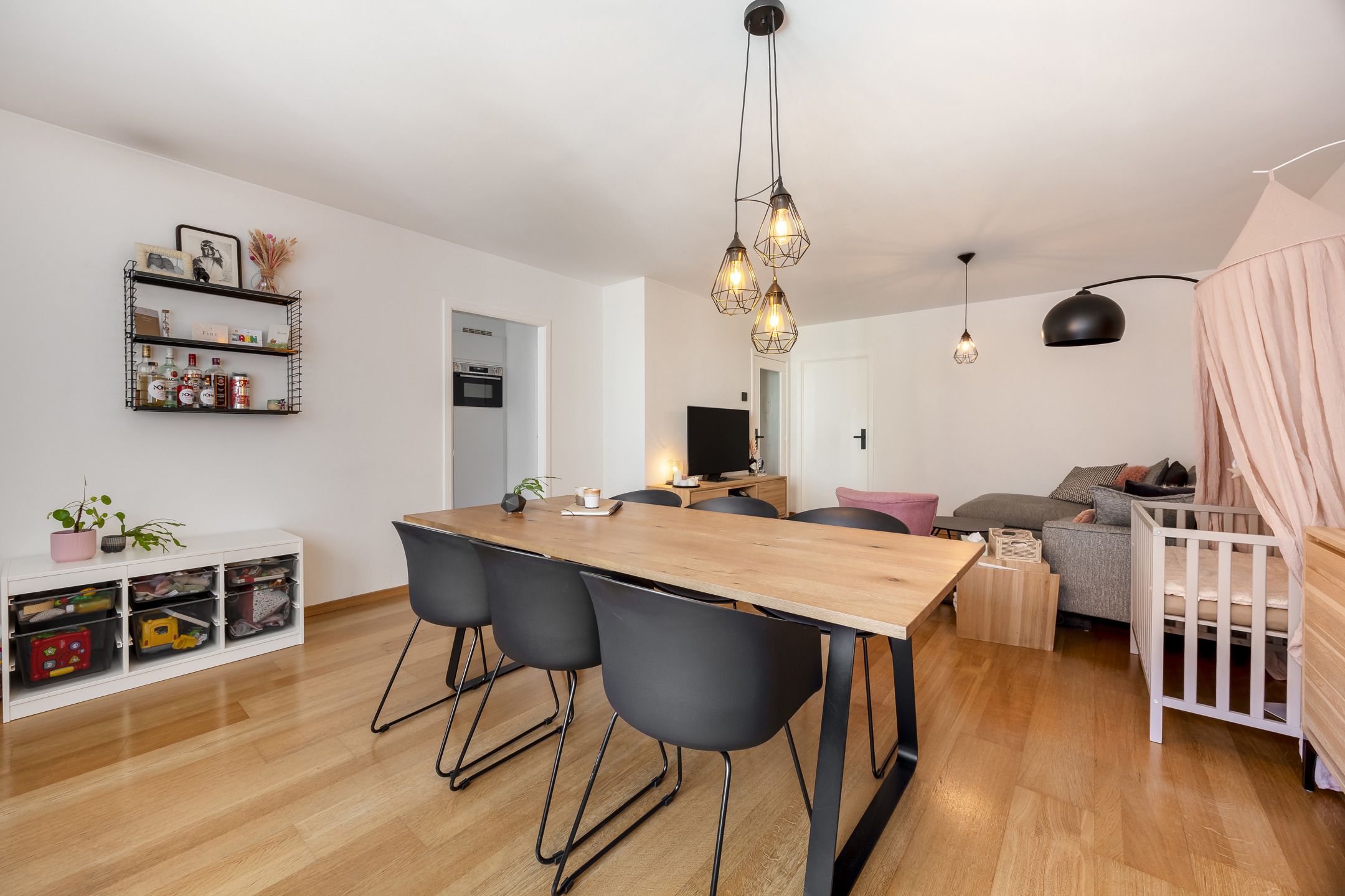 Instapklaar appartement met 2 slpks in centrum Oostmalle foto 3