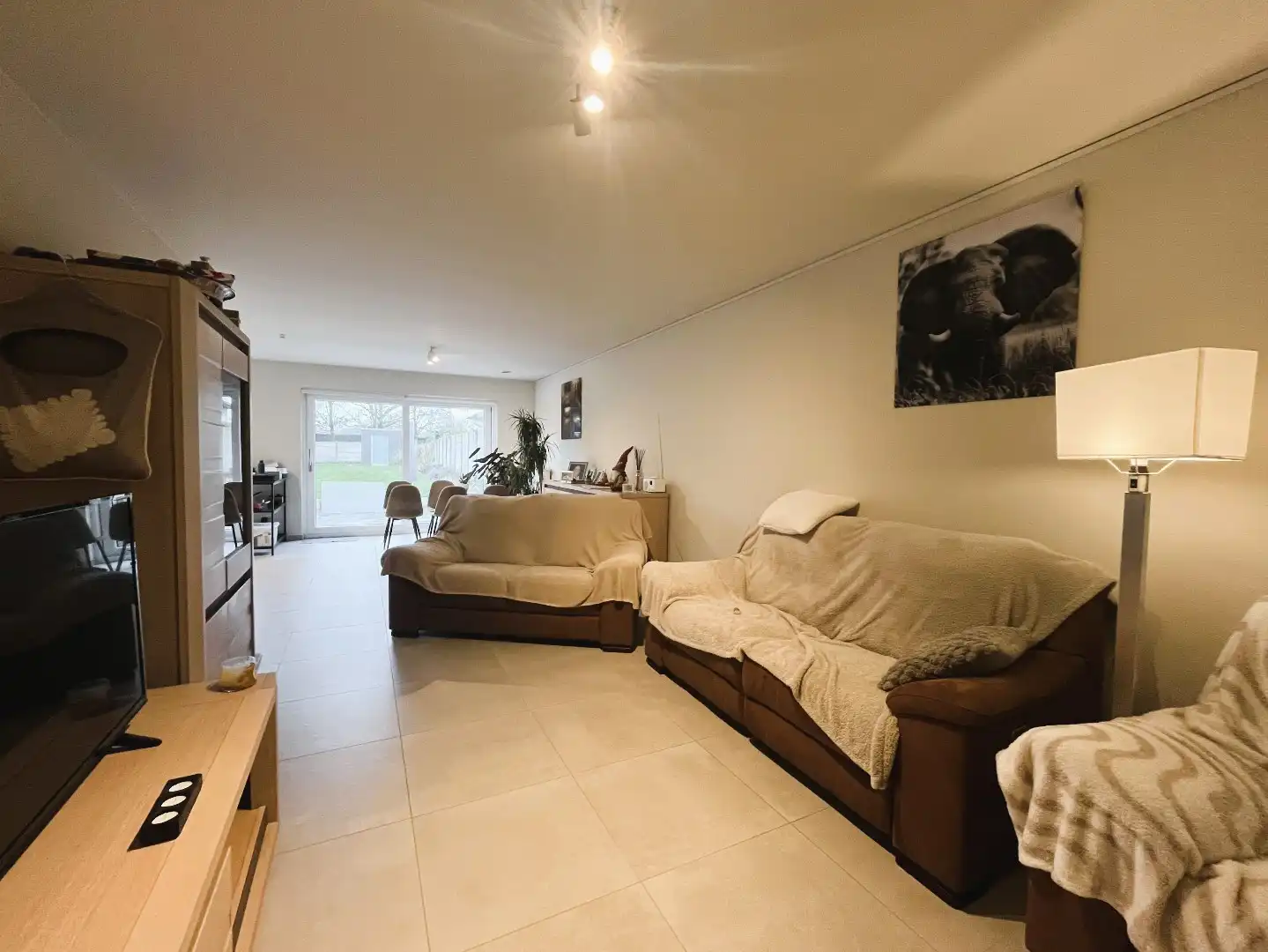 Mooie 4-slpk woning in centrum Oekene foto 4