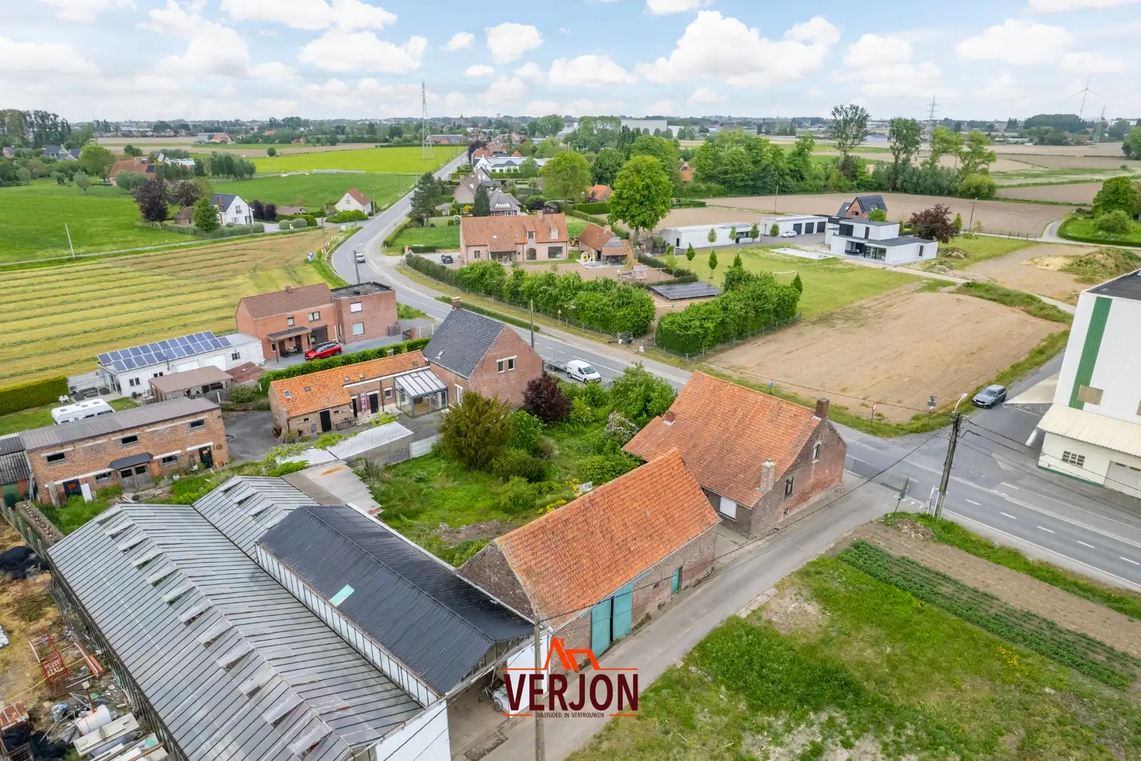 Te renoveren woning met ruime opslagruimte op 1.721 m²! foto 3