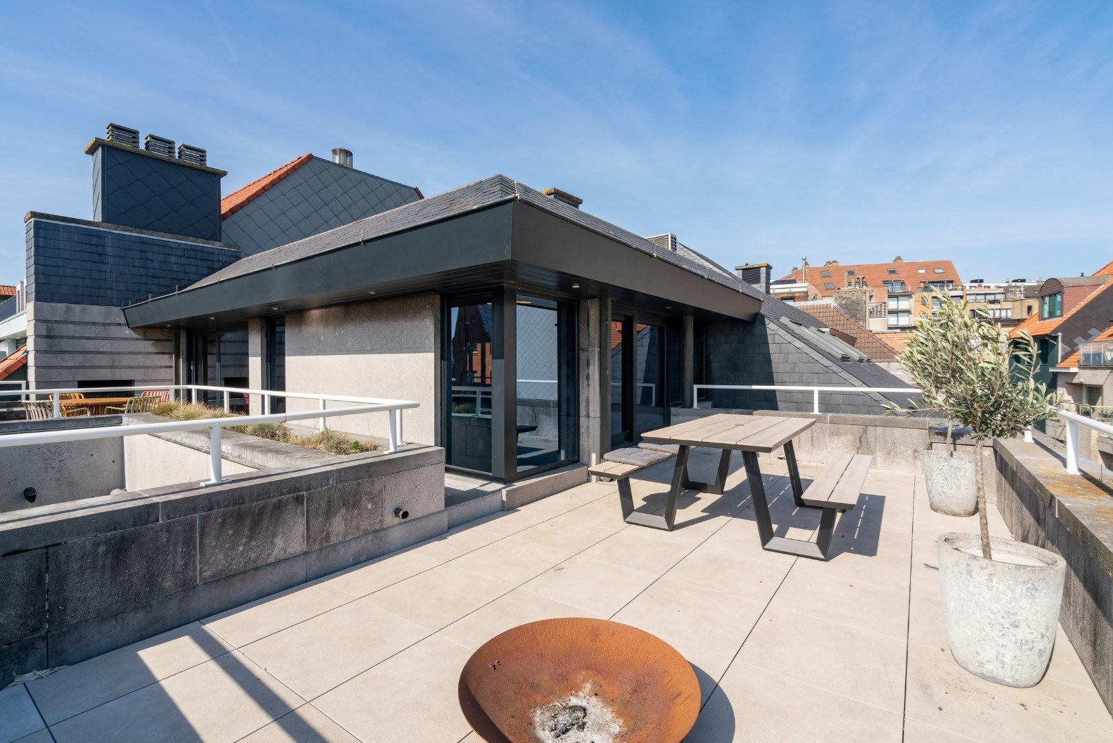 ()=>{if(producerUpdateValueVersion(node),producerAccessed(node),node.value===ERRORED)throw node.error;return node.value} 8300 Knokke-Heist