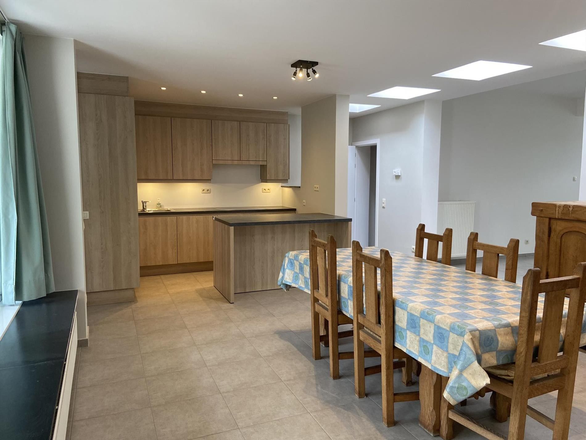 Ruime rijwoning met 3 slpks en tuin gelegen te Sint-Jozef-Olen! foto 7