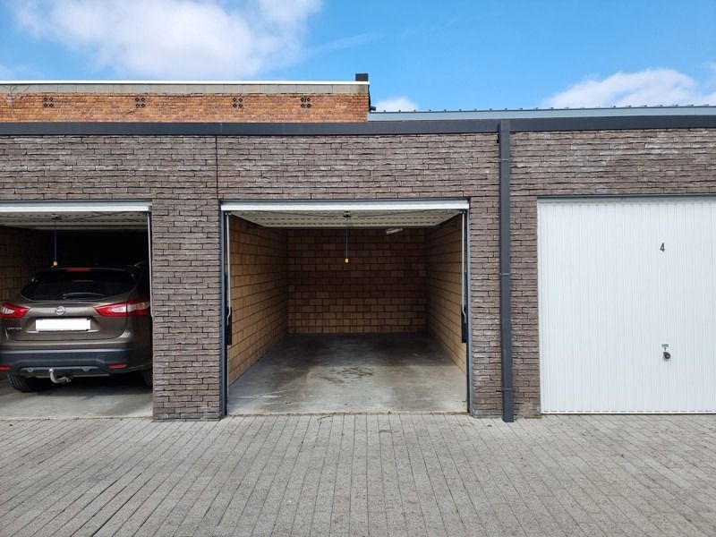 Afgesloten garagebox op priveterrein foto 4