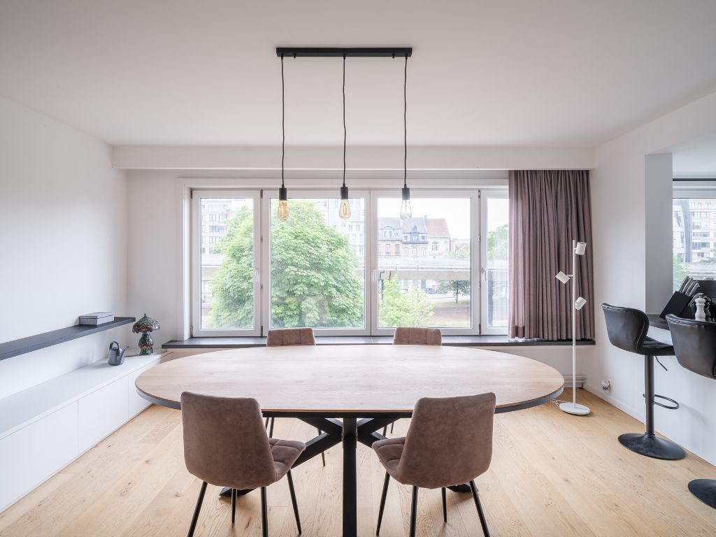 Knap gerenoveerd 3-slaapkamer appartement foto 4
