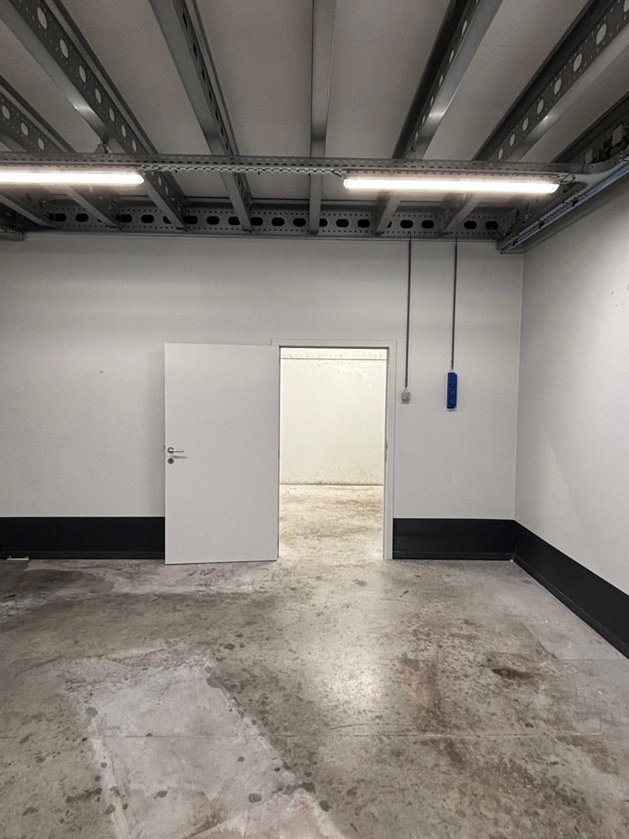 Bedrijfspand van ca 300m² foto 10