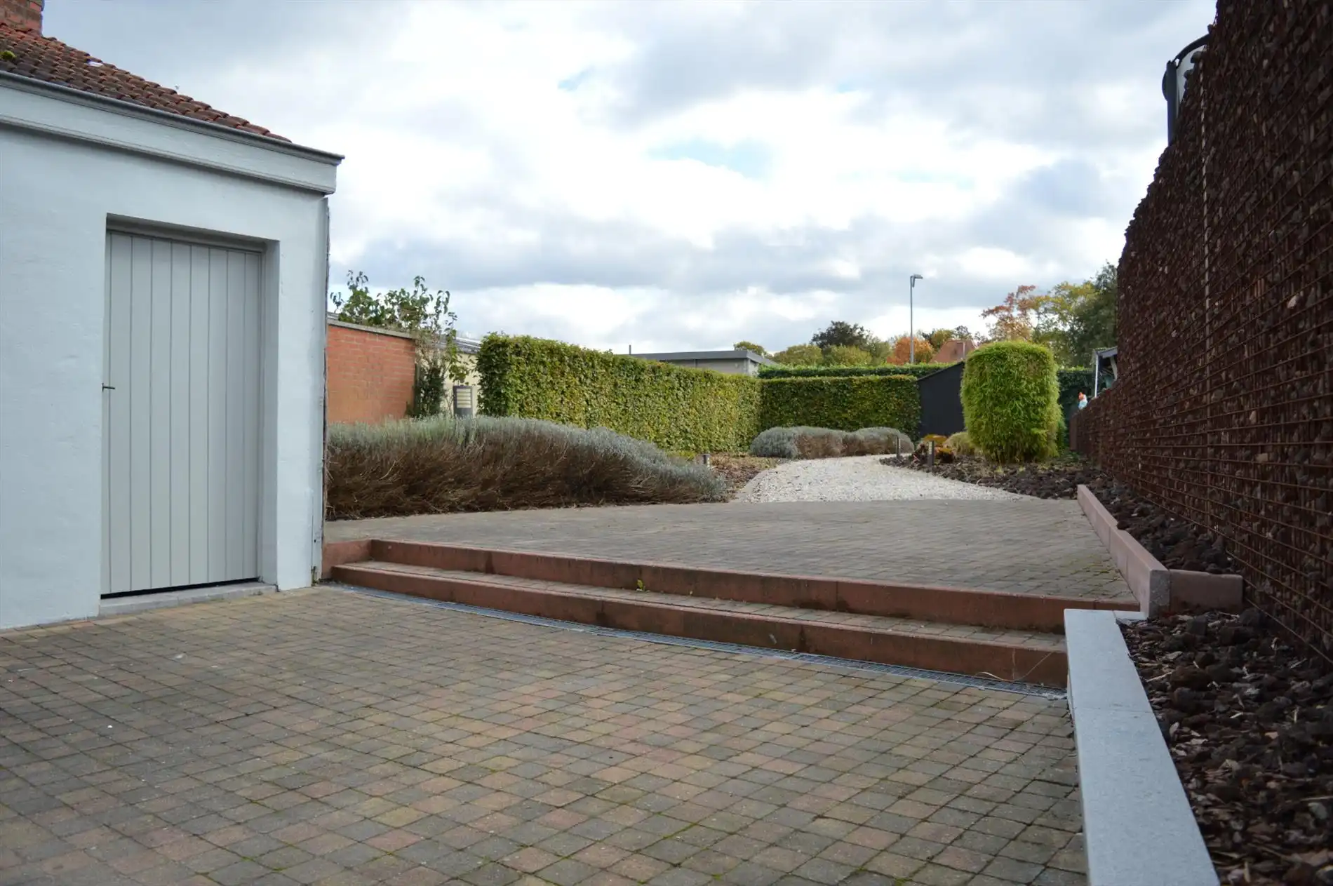 Verzorgde rijwoning dichtbij het centrum van Heule foto 16