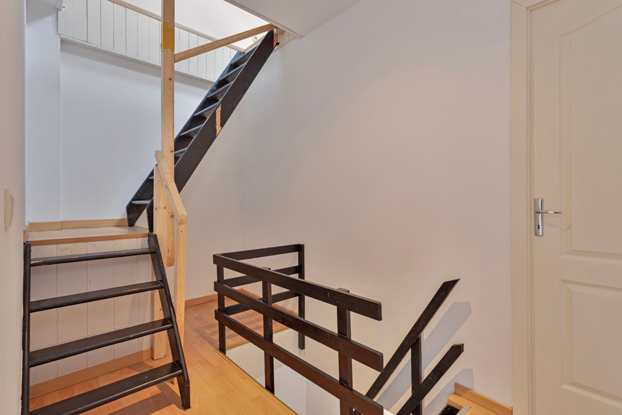 Deels te renoveren woning ideaal geschikt om te verhuren. foto 16