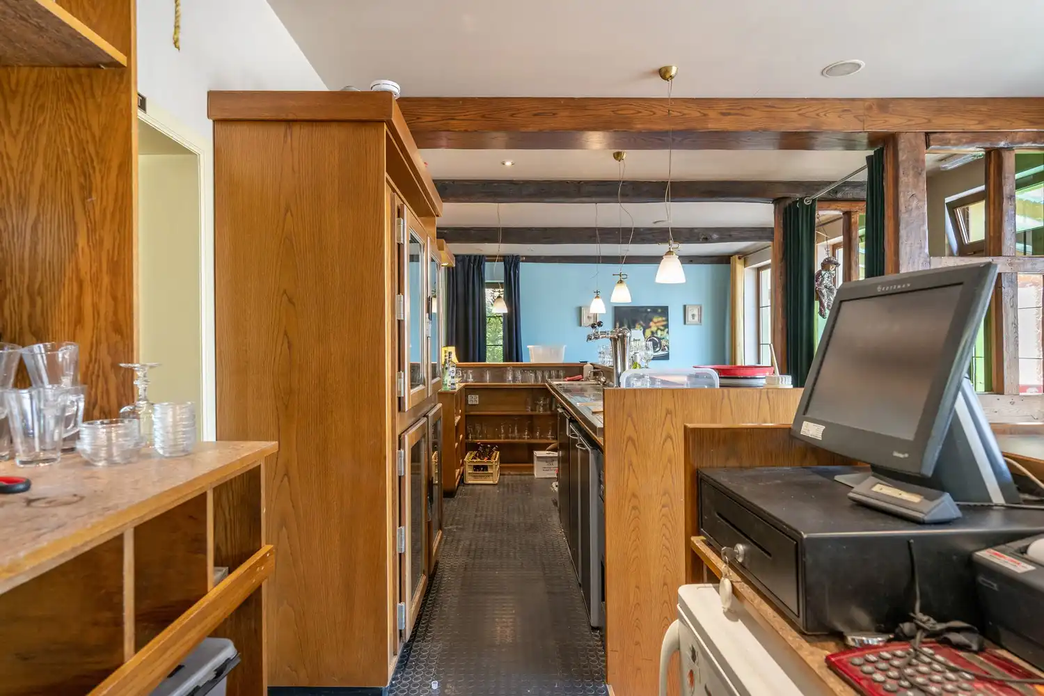 Zeer gunstig gelegen handelshuis op een ruim perceel grond foto 11