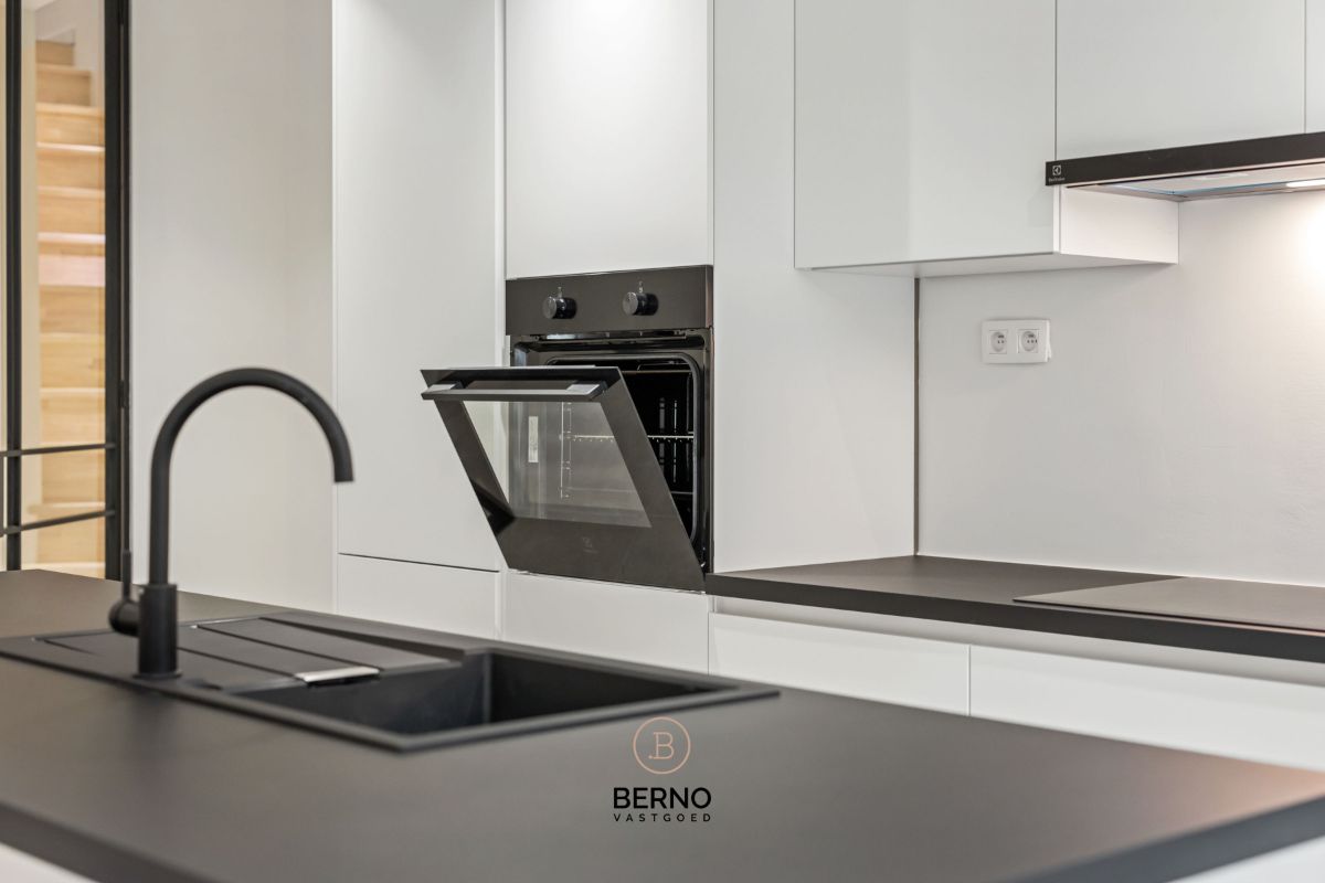 Prachtige (ver)nieuwbouw met autostaanplaats vlakbij de 'Heide' foto 9