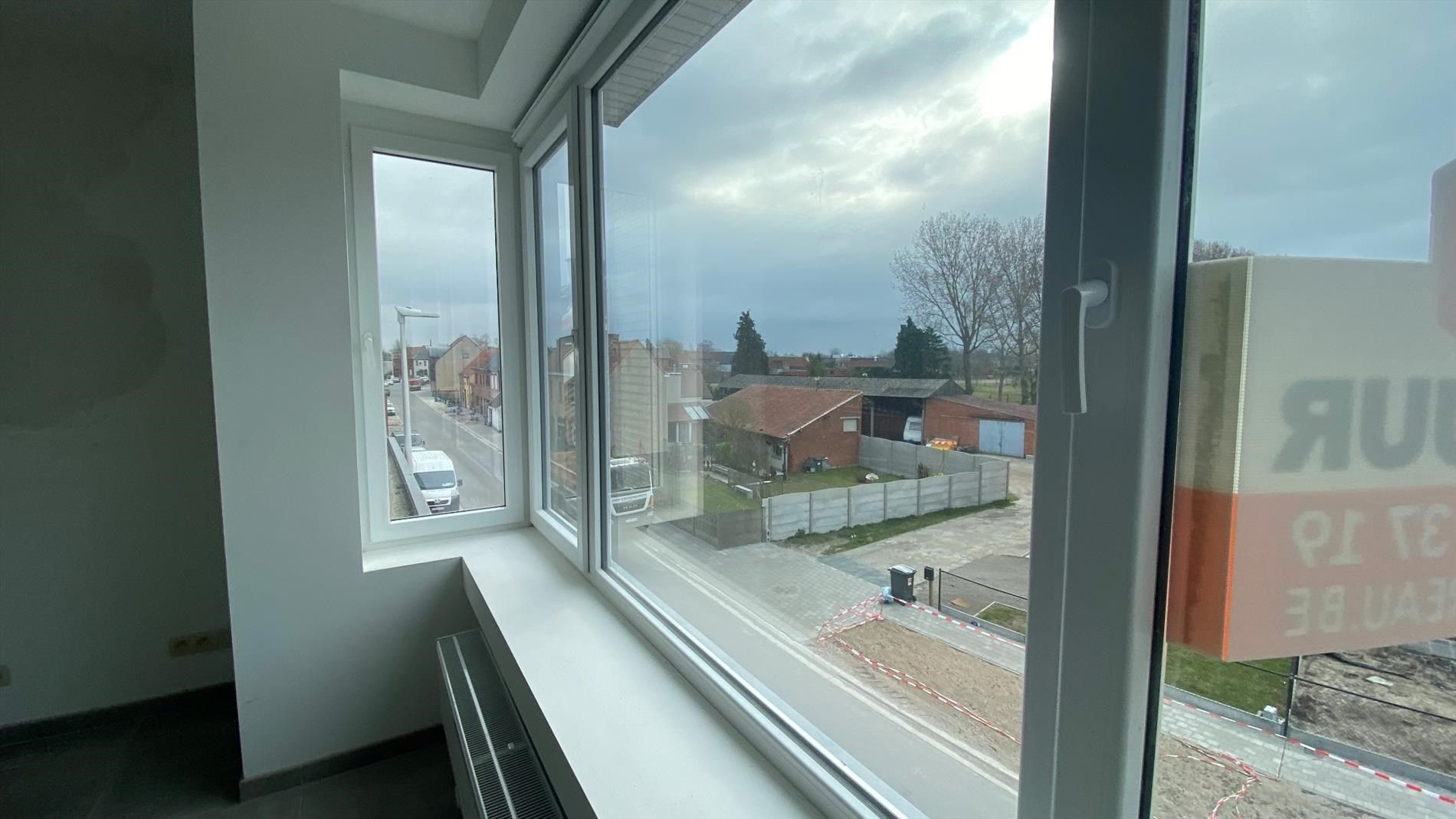Verzorgd appartement met terras en garage te Lokeren foto 4