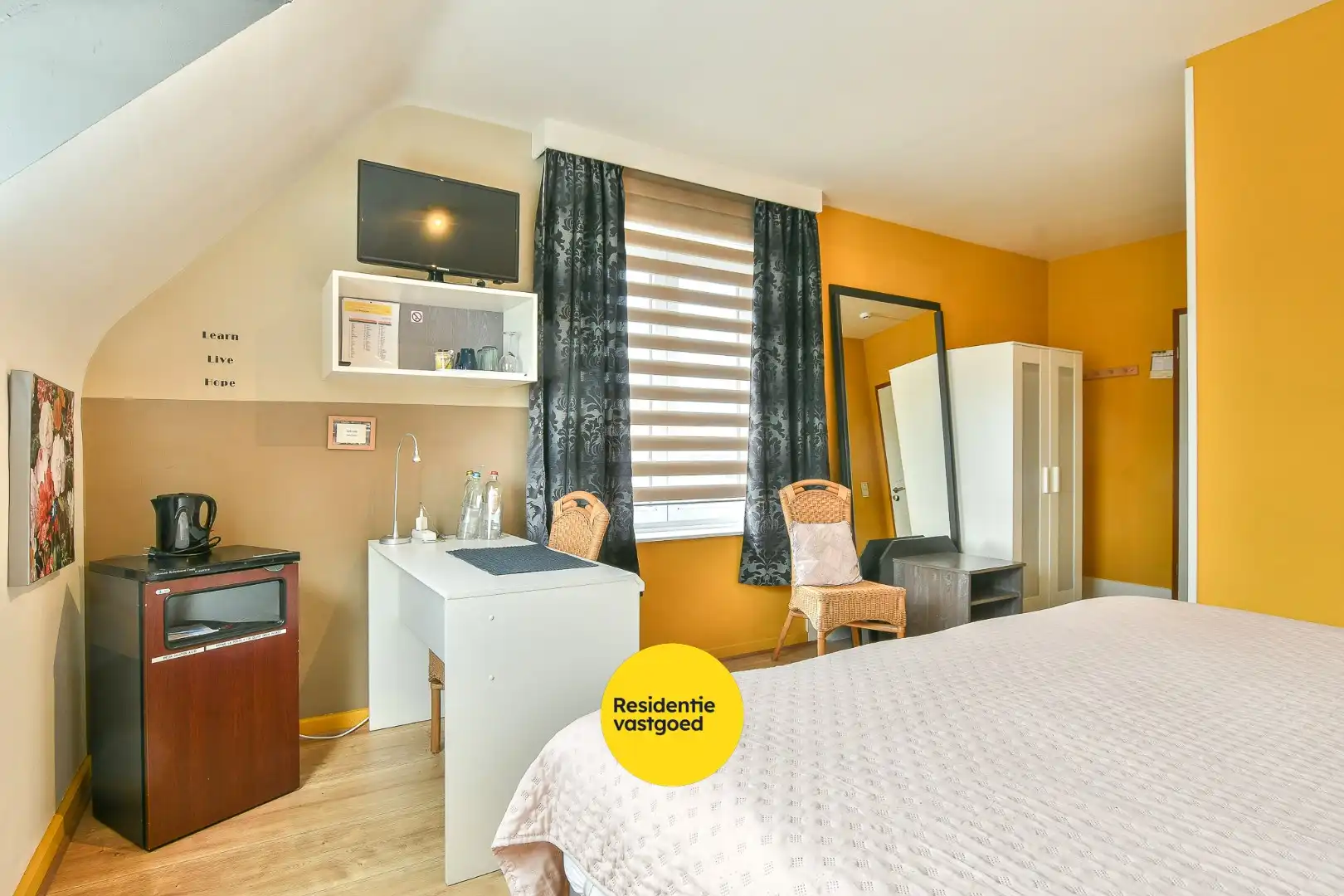 Unieke investeringskans: karaktervol hotel met 18 kamers & woonmogelijkheden te koop!  foto 23