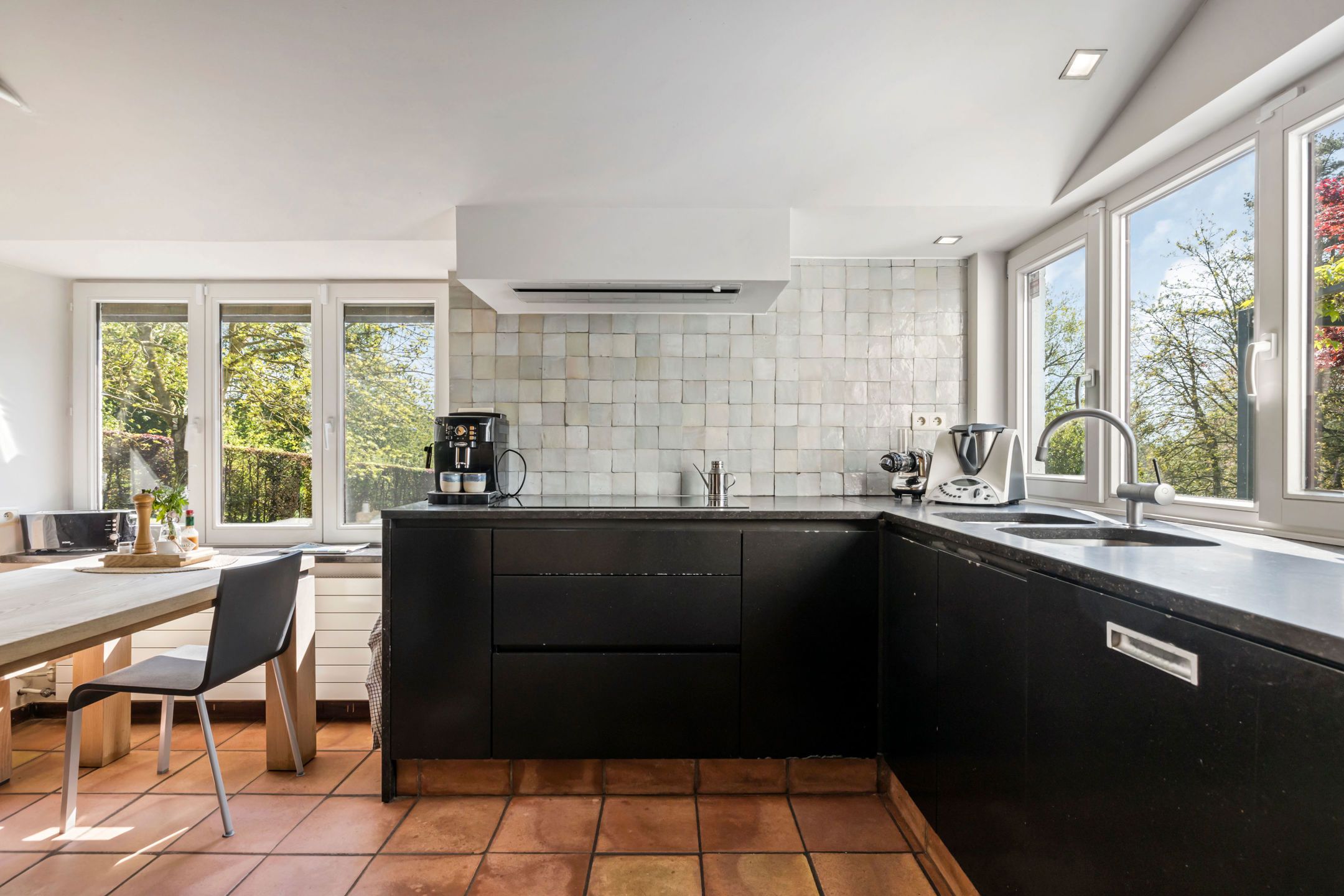 Met smaak gerenoveerde landelijke woning op +/- 63a foto 16