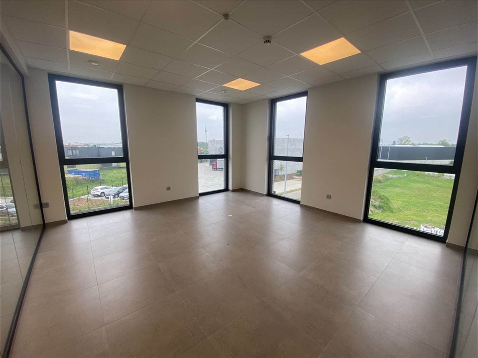 nieuwbouwkantoren met vlotte bereikbaarheid foto 5