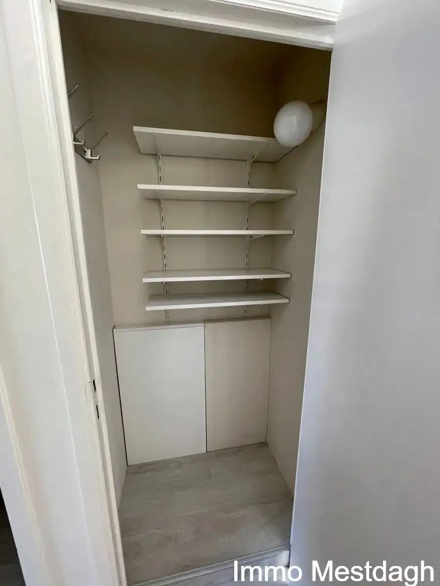 Stijlvol & Energiezuinig Appartement met Parking – Net buiten de Kleine Ring foto 7