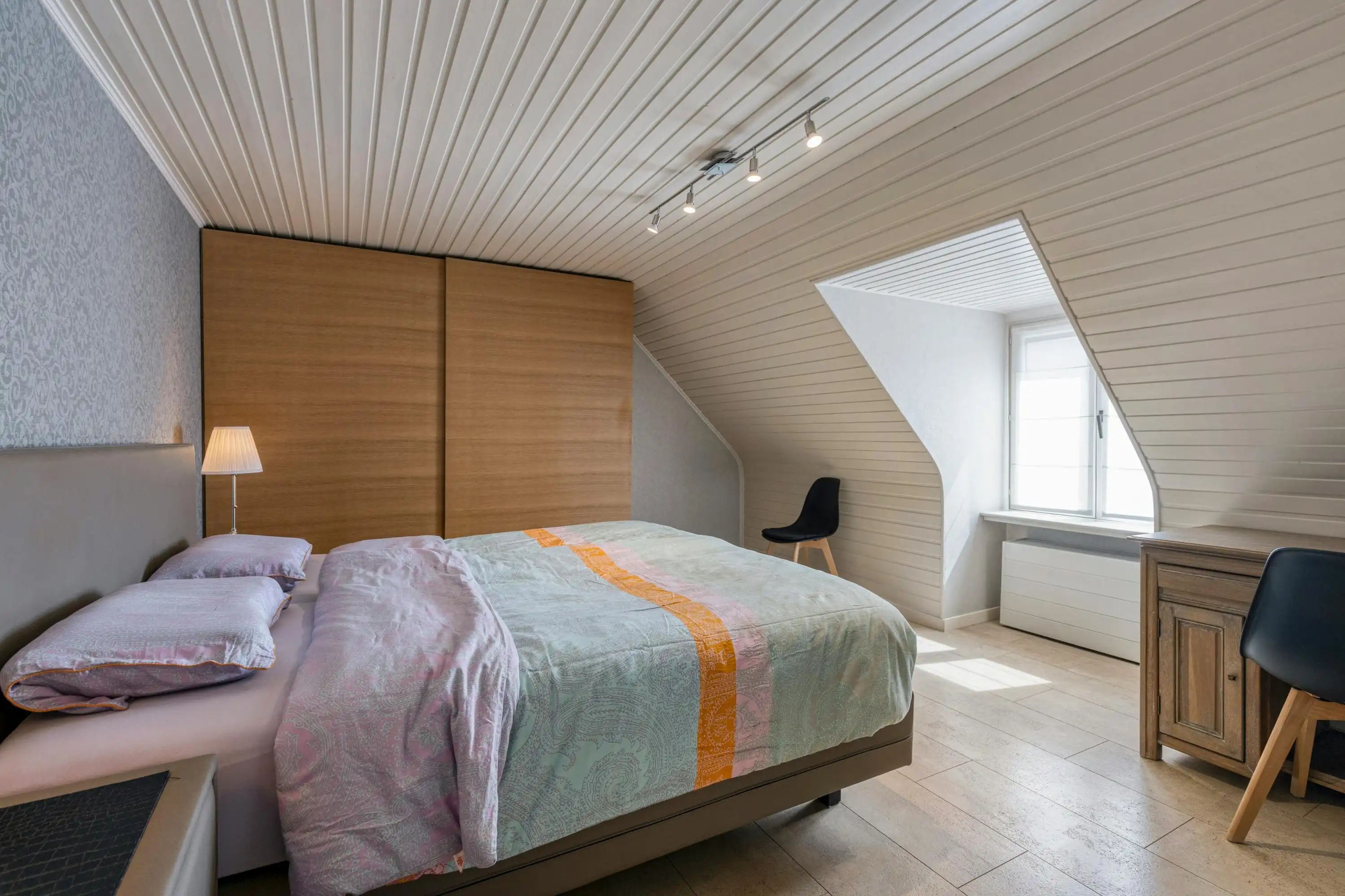 Verrassend ruim, polyvalent huis met 5 slaapkamers te Sint-Kruis foto 16