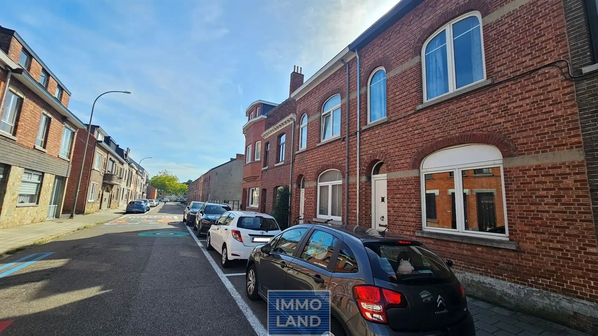 Charmante rijwoning met diepe zuid gerichte tuin in Hasselt. foto 38