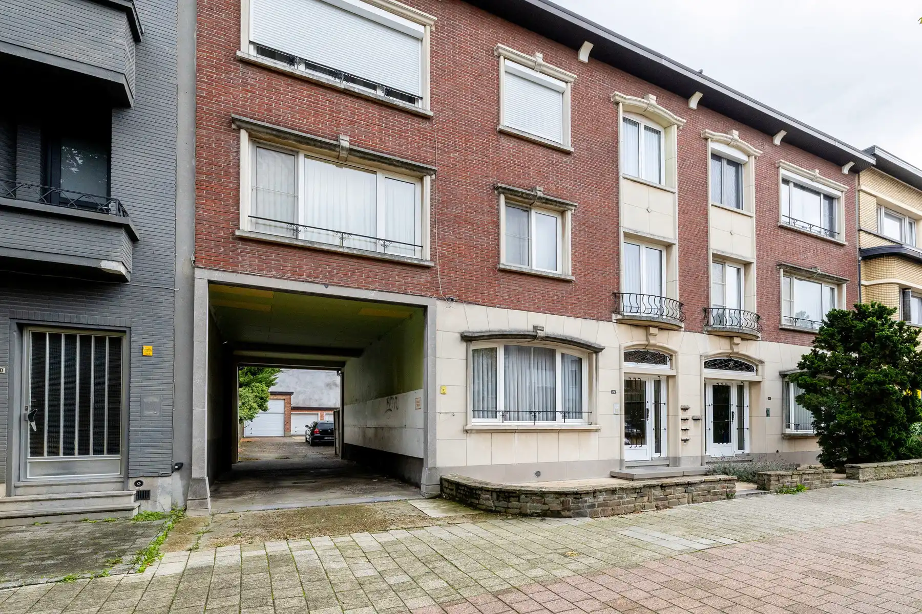 Dakapp nabij station met 2slpk, terras (en garagebox) foto 20