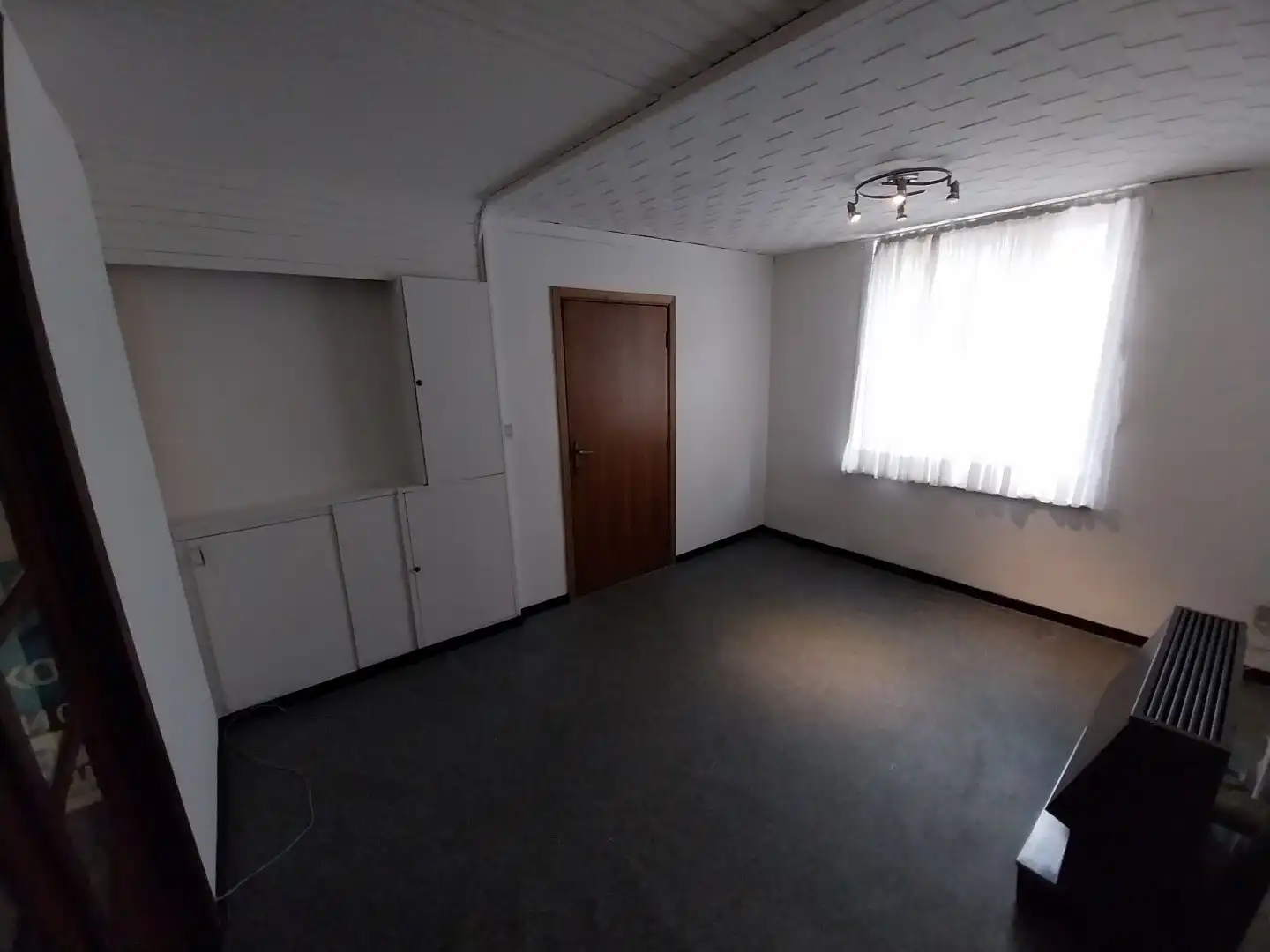 Ongemeubelde studio gelijkvloers (45 m²) gelegen nabij de Maastrichtersteenweg. foto 10