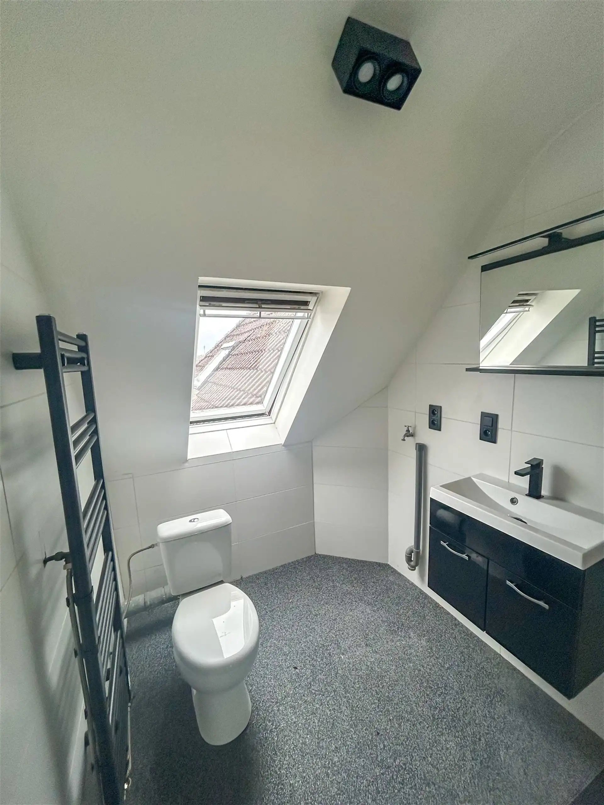 Appartement met 1 slaapkamer, terras en privatieve autostaanplaats in Maasmechelen! foto 6