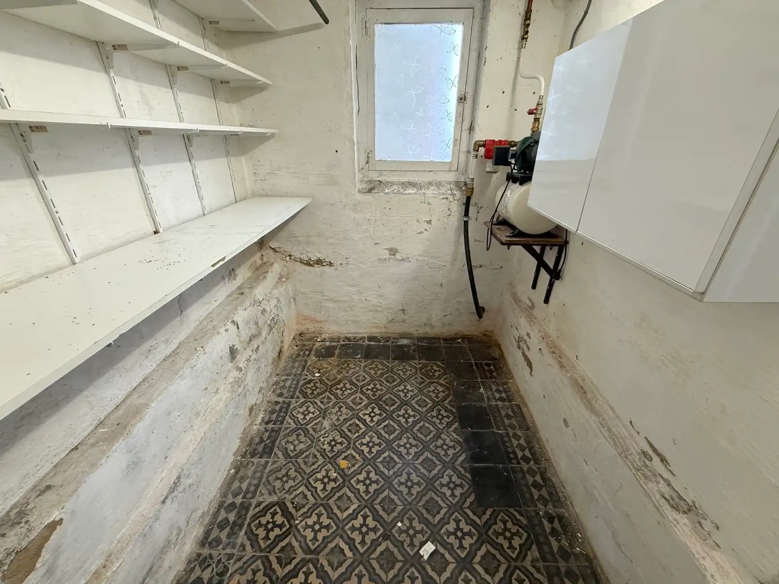 Te renoveren woning met 3 slaapkamers, garage en tuin foto 8