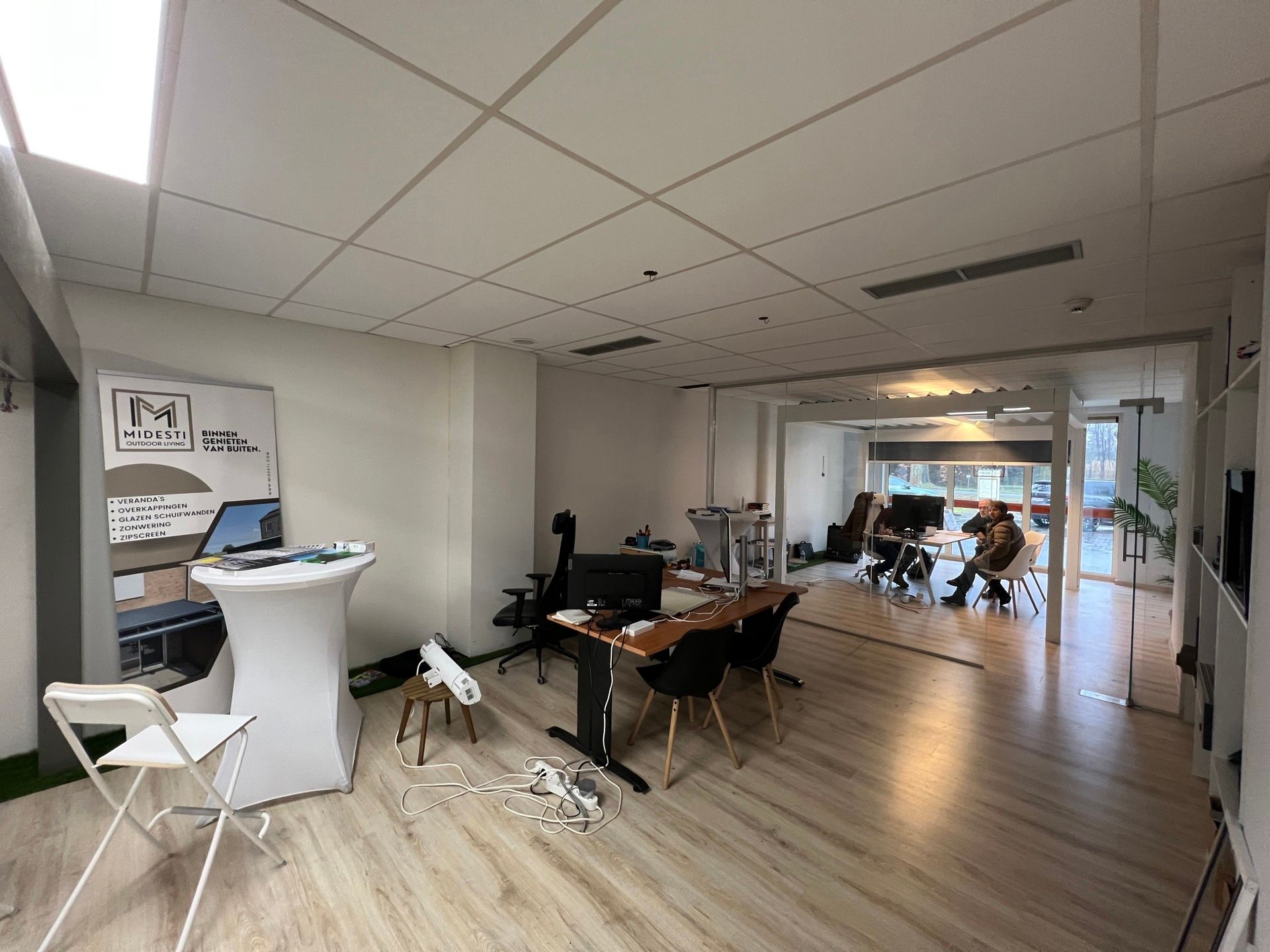 TE HUUR: handelspand/kantoor op toplocatie foto 8