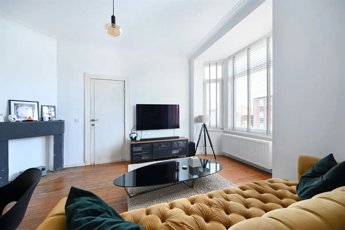 Superleuk appartement met ruime slaapkamer en apart bureel of dressing foto 6