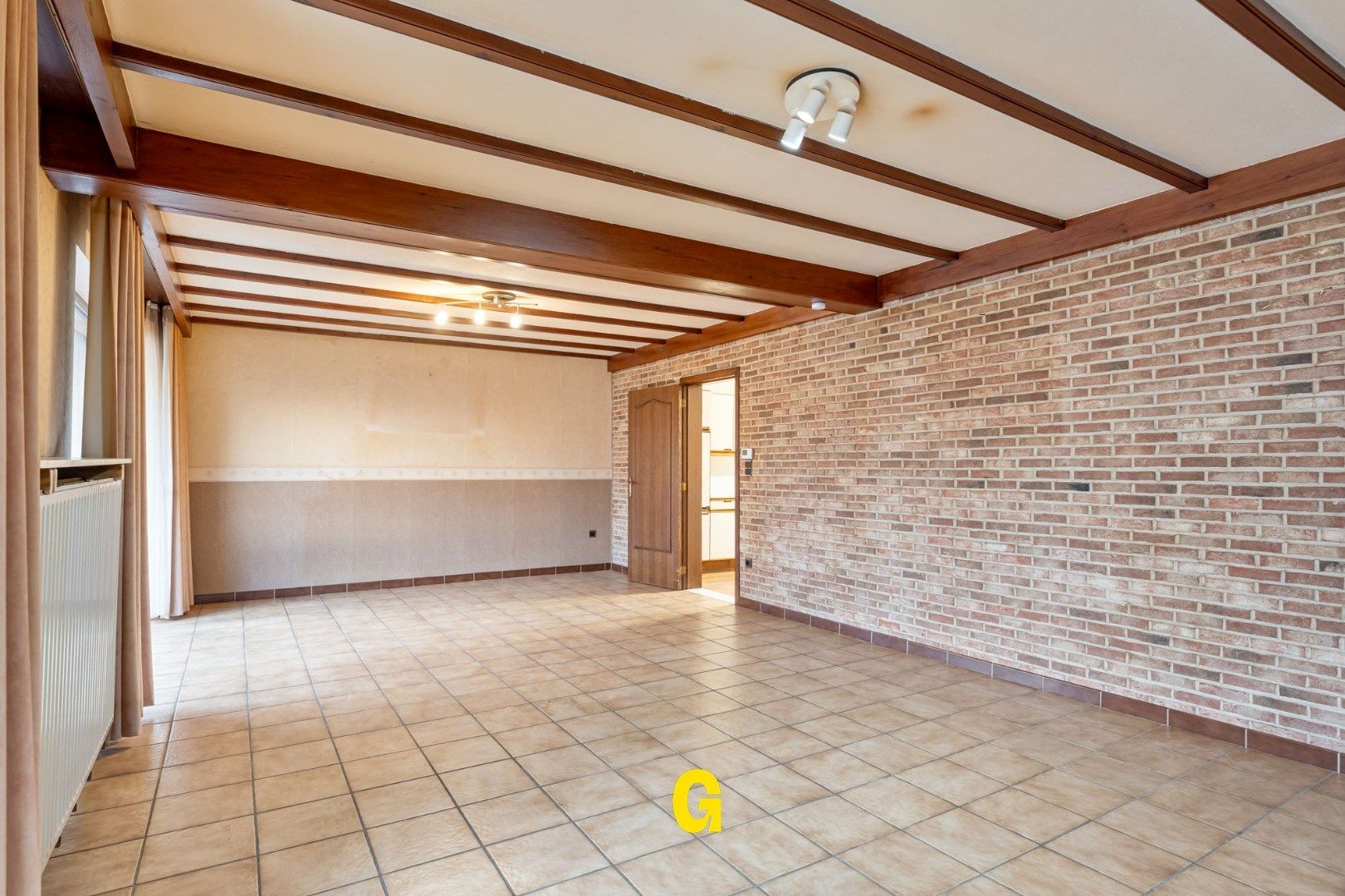 Op te frissen 3-slaapkamer appartement (124 m²) met terras, tuin en garage op wandelafstand van het centrum foto 10