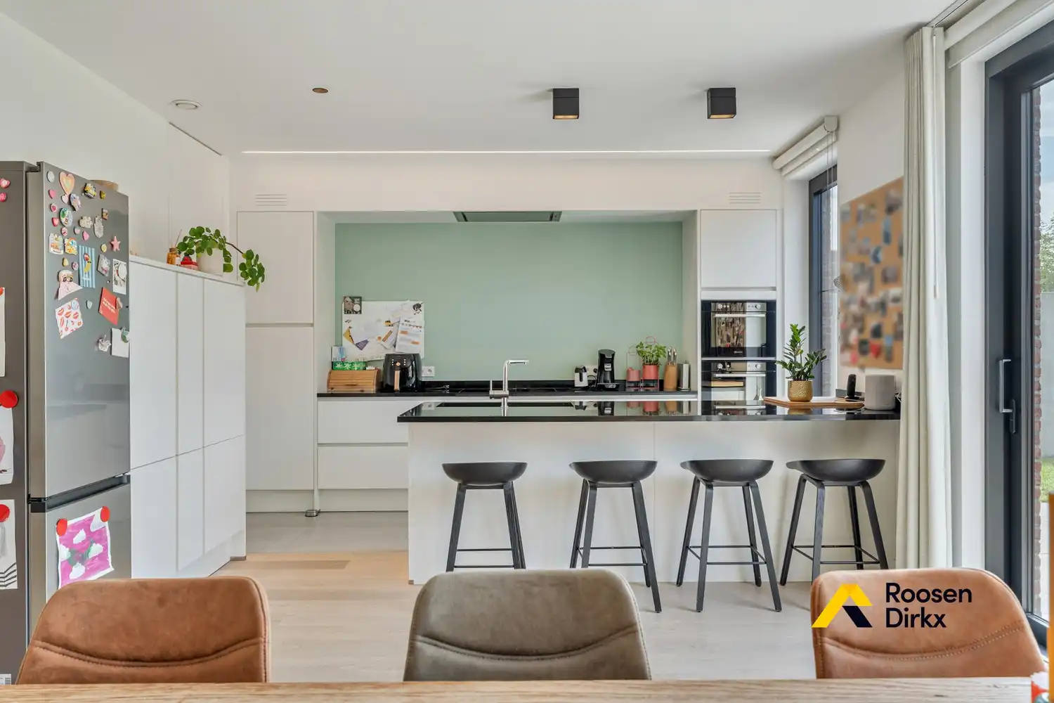 Luxueuze gezinswoning met 3 slaapkamers en 2 badkamers op toplocatie foto 10