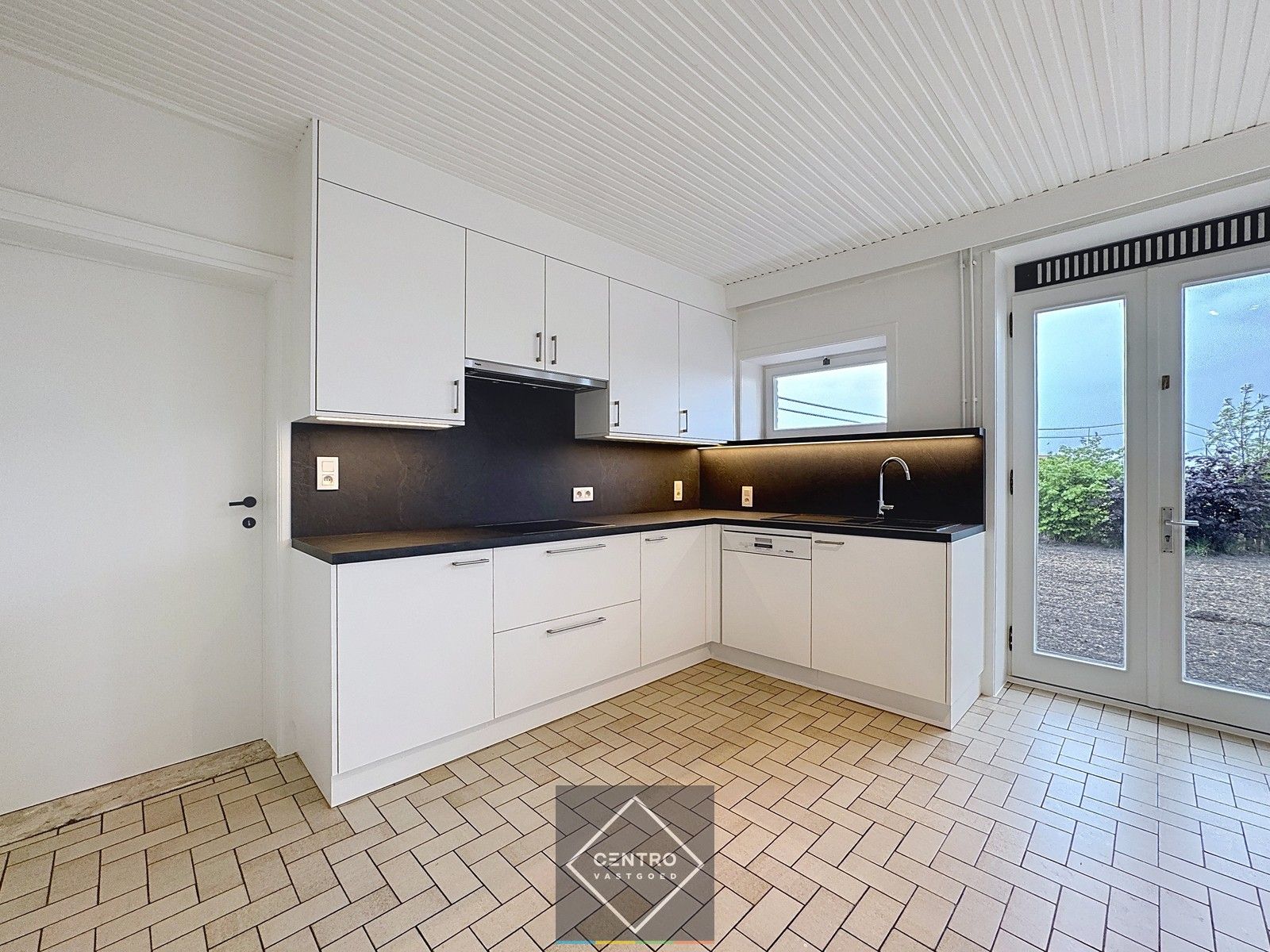 Landelijk gelegen woning met 4 slpks, bureel én garage! foto 7
