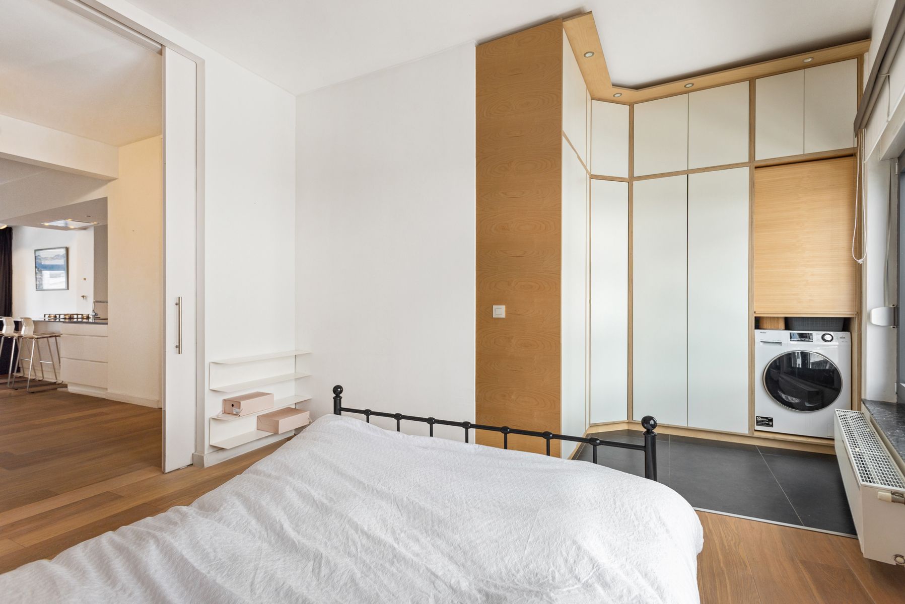 Stijlvol appartement met 30 m² terras en veel berging foto 16